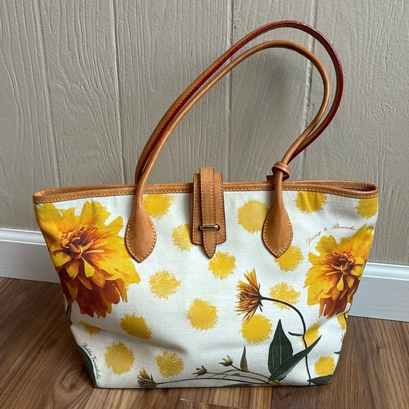 Dooney & Bourke Handbags - Dooney & Bourke Dahlia Floral Cindy Shopper Tote Purse Shoulder Bag